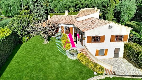 MAISON DE 167 M² / PEYMEINADE / TERRAIN DE 3000 M² / AU CALME /  EN PLEINE NATURE / GARAGE / CAVES / PROCHE ECOLES