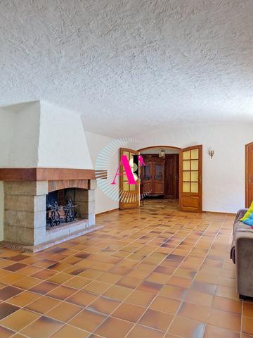 MAISON DE 167 M² / PEYMEINADE / TERRAIN DE 3000 M² / AU CALME /  EN PLEINE NATURE / GARAGE / CAVES / PROCHE ECOLES