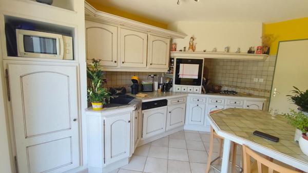 MAGNIFIQUE PAVILLON FAMILIAL CONSTRUIT EN 1984