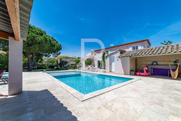 Pérols (34470) PEROLS - VILLA 317 m2 - TERRAIN 2 000 m2 - DOUBLE GARAGE - DEPENDANCE 67 m2