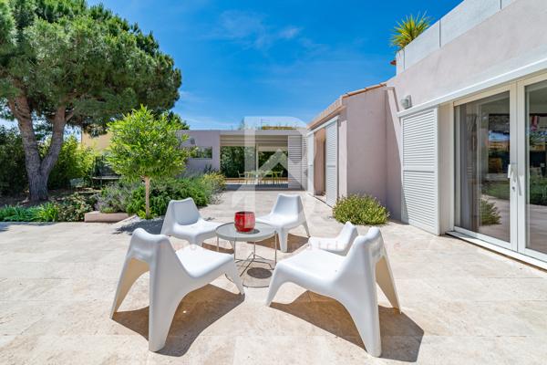 Pérols (34470) PEROLS - VILLA 317 m2 - TERRAIN 2 000 m2 - DOUBLE GARAGE - DEPENDANCE 67 m2