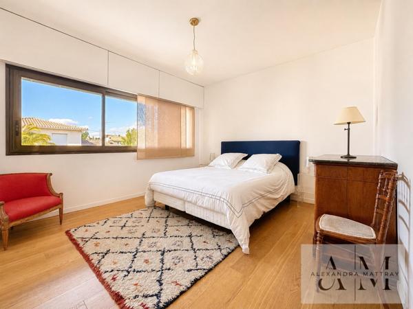 Maison coup de coeur 6 pièces 4 chambres + bureau, piscine, à 50 mètres du Parc Bordelais