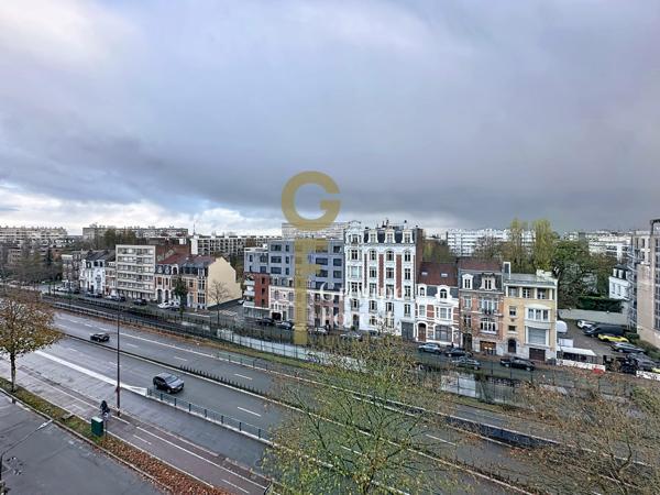 NOUVEAUTÉ : T2 ENTIÈREMENT RENOVÉ AVEC PARKING PRIVATIF