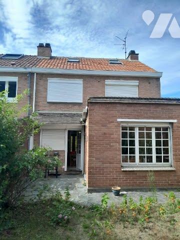 Véritable coup de cœur à SAINT ANDRE (59350)..
Maison semi-individuelle de 100 M².Garage.