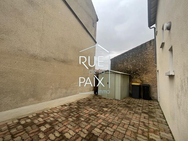 79600 AIRVAULT Maison de bourg à Airvault