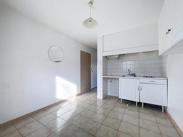 A vendre : appartement T2 de 24m2 Sainte-Anne 13008 Marseille