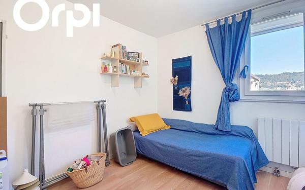 Appartement à vendre    4 pièces • 82,40 m2 Solliès-Pont