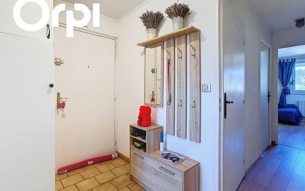 Appartement à vendre    4 pièces • 82,40 m2 Solliès-Pont