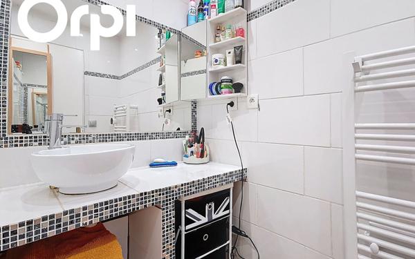 Appartement à vendre    4 pièces • 82,40 m2 Solliès-Pont