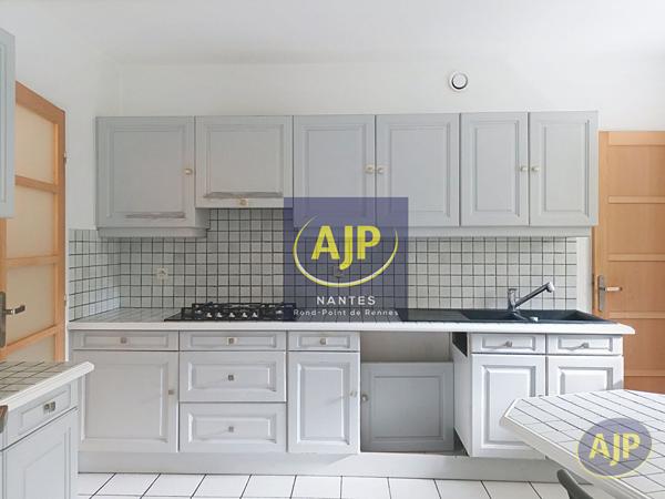 Vente appartement Nantes : 278 000 € - AJP Immobilier Nantes Rond-Point de Rennes