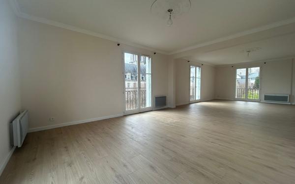 Appartement à louer    4 pièces • 154 m2 Blois