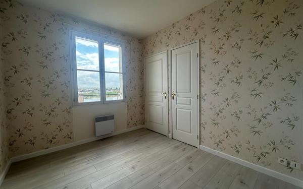 Appartement à louer    4 pièces • 154 m2 Blois