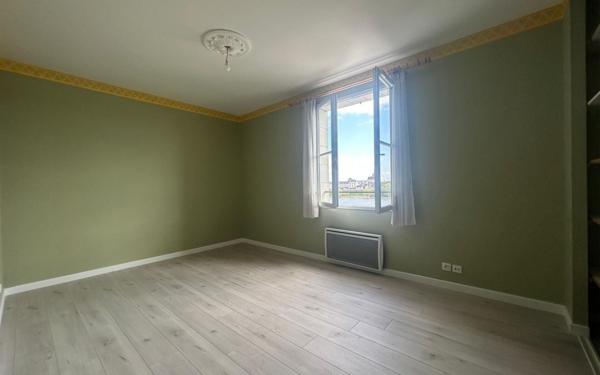 Appartement à louer    4 pièces • 154 m2 Blois