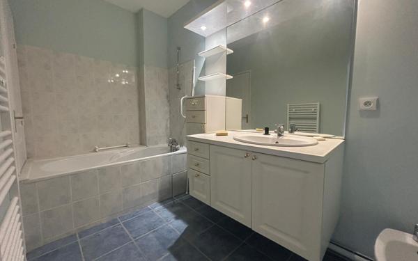 Appartement à louer    4 pièces • 154 m2 Blois