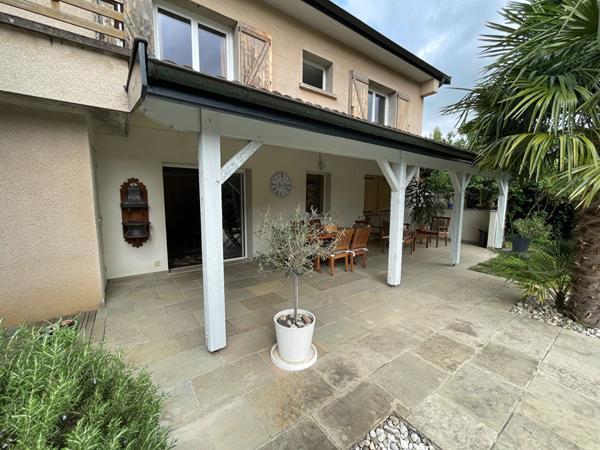 Maison Sourcieux Les Mines 7 pièce(s), 4 ch, jardin, piscine, vue