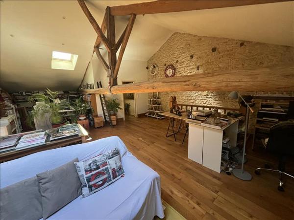 Maison à vendre |  Saint-Saviol |  4 pièces | 183 m²