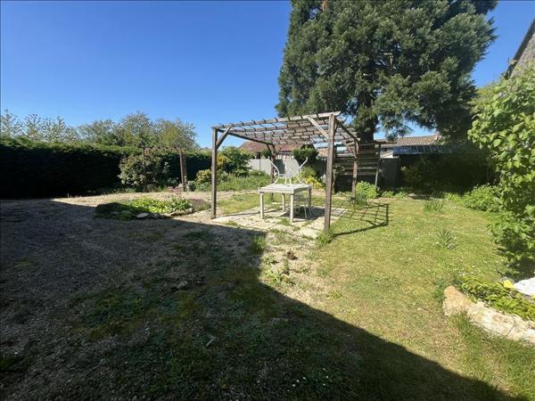 Maison à vendre |  Saint-Saviol |  4 pièces | 183 m²