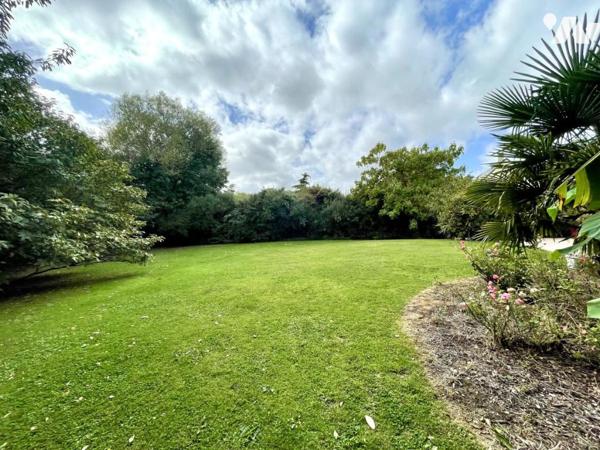 Maison familiale en excellent état – Secteur Ver-sur-Mer – Environnement calme et hors lotissemen