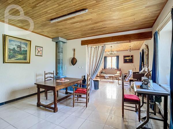 Gourdon (46300) Villa spacieuse avec 6 chambres, au calme sur 6ha