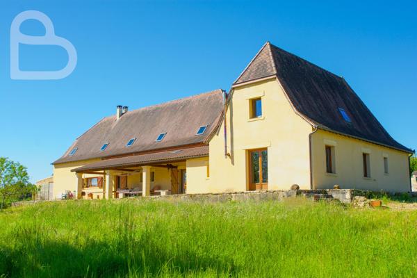 Gourdon (46300) Villa spacieuse avec 6 chambres, au calme sur 6ha