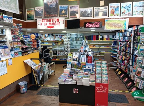 Je vous propose sur la commune de Bagnères-de-Luchon, 
à la vente ce fonds de commerce, librairie, papeterie, FDJ, presse et bureau de tabac, 
sur une surface de201m².
RDC : surface de vente + caisse : 87m²
1ᵉʳ étage : en mezzanine, bureau + stockage 24m²
RDC – 1 : surface de stockage : 90 m².

Idéalement situé au début des allées d'Étigny, artère principale de la ville, 
il bénéficie d'un passage important de clientèles régionale, saisonnière, touristique et de curiste.

Une ville dont la notoriété n'est plus à faire, grâce à son établissement thermal rénové qui se dote d'un nouvel espace balnéo, 
son tourisme estival aux nombreuses activités, et hivernal avec sa télécabine qui rejoint la station de ski de Superbagnères.

La ville connaît un nouvel essor avec l'arrivée de la nouvelle ligne SNCF, Toulouse – Bagnères-de-Luchon.

Créé depuis de nombreuses années, ce tabac – presse est connu de tous et est un exemple de longévité et une valeur sûre, 
tenu par un couple qui a su pérenniser ce commerce.

Les honoraires sont à la charge de l'acquéreur.

Pour toute visite ou demande de renseignement complémentaire, 
vous pouvez contacter M. Pierre SICCARD au 06 84 99 58 48.

Cette annonce immobilière a été rédigée par l'agent commercial Pierre SICCARD, 
immatriculé au RSAC de Toulouse sous le numéro : 917 986 242, 
titulaire de la carte de démarchage immobilier pour le compte de la société BSK Immobilier.
