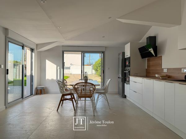 Maison
                                                                                                                                                                                                                                                                                                                        5 pièce(s)                                                                                                                                                                                                          3 chambre(s)                                                                                                                                                                                                          119  m²