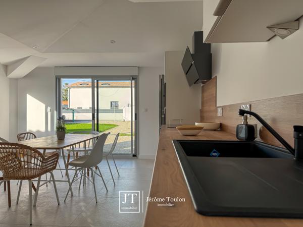 Maison
                                                                                                                                                                                                                                                                                                                        5 pièce(s)                                                                                                                                                                                                          3 chambre(s)                                                                                                                                                                                                          119  m²
