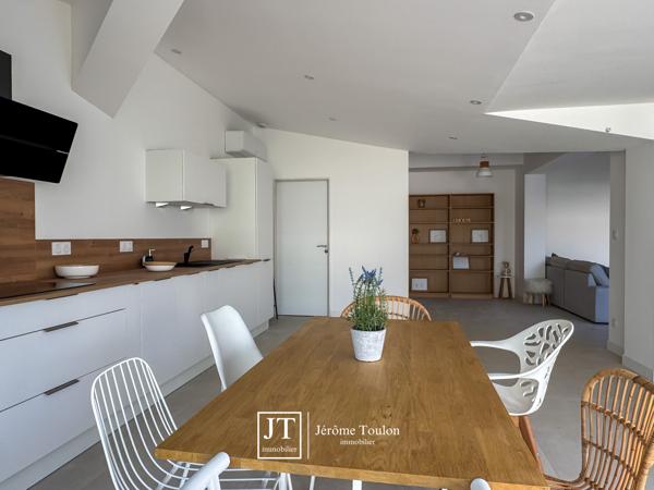 Maison
                                                                                                                                                                                                                                                                                                                        5 pièce(s)                                                                                                                                                                                                          3 chambre(s)                                                                                                                                                                                                          119  m²