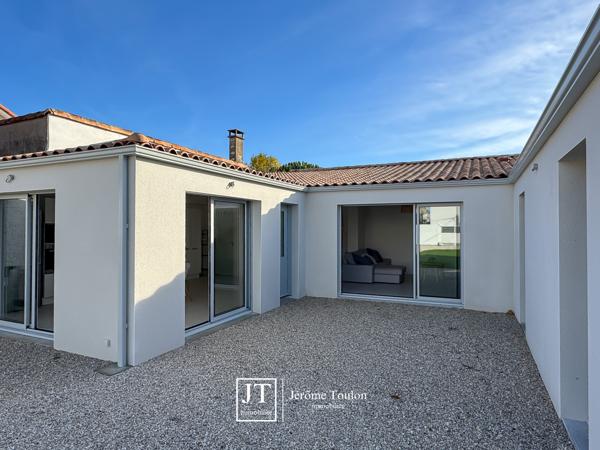 Maison
                                                                                                                                                                                                                                                                                                                        5 pièce(s)                                                                                                                                                                                                          3 chambre(s)                                                                                                                                                                                                          119  m²