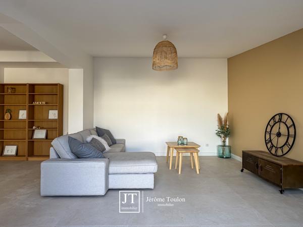 Maison
                                                                                                                                                                                                                                                                                                                        5 pièce(s)                                                                                                                                                                                                          3 chambre(s)                                                                                                                                                                                                          119  m²