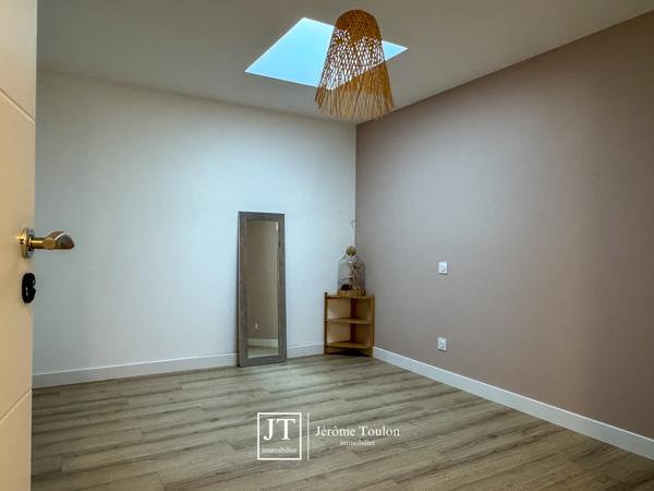 Maison
                                                                                                                                                                                                                                                                                                                        5 pièce(s)                                                                                                                                                                                                          3 chambre(s)                                                                                                                                                                                                          119  m²