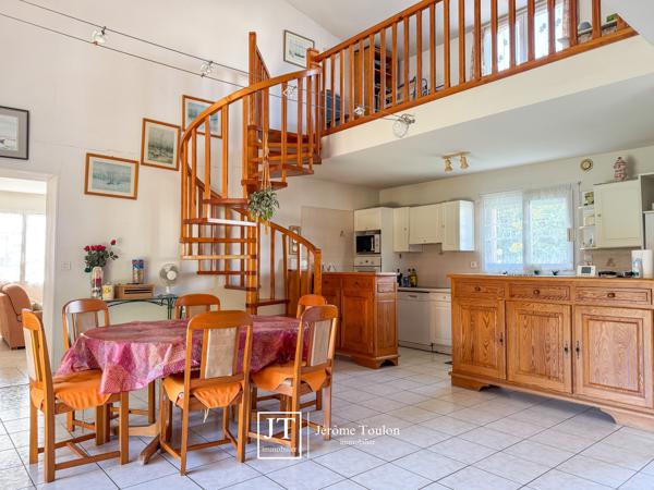 Maison
                                                                                                                                                                                                                                                                                                                        5 pièce(s)                                                                                                                                                                                                          4 chambre(s)                                                                                                                                                                                                          146  m²