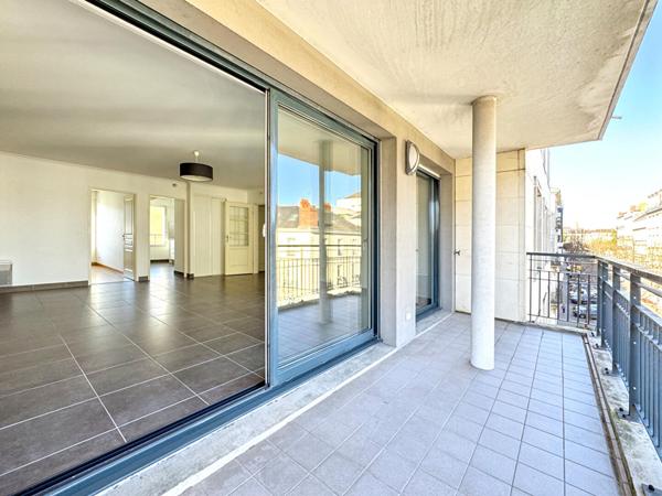 Appartement T4- Nantes -79 m2/balcon/Parking,  
Nantes 44100