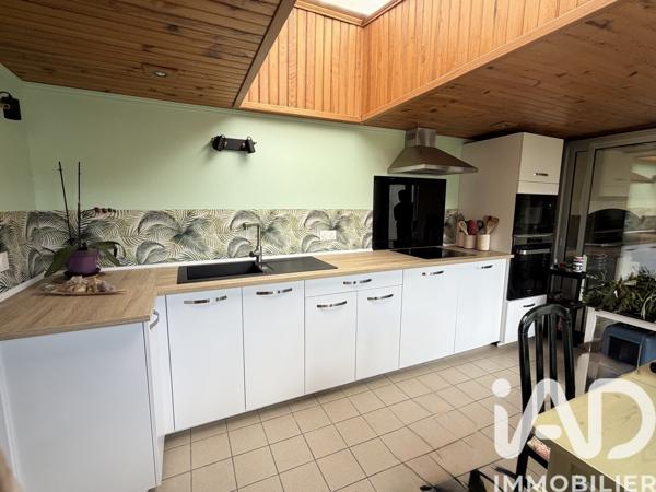 Maison à vendre 5 pièces 103 m² Saint-Yzan-de-Soudiac