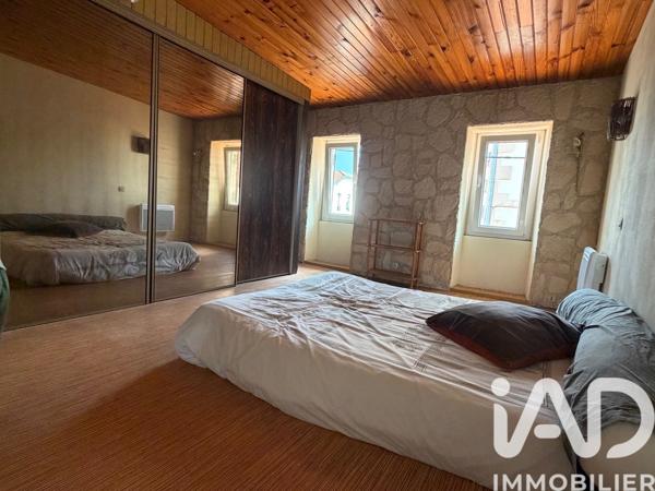 Maison à vendre 5 pièces 103 m² Saint-Yzan-de-Soudiac