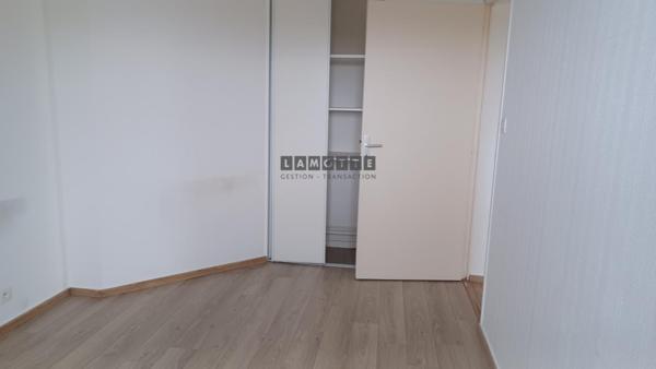 Appartement à louer 4 pièces - 77 m²