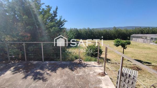 Propriété d'Exception à Roussillon: Domaine Privé avec Potentiel Agricole