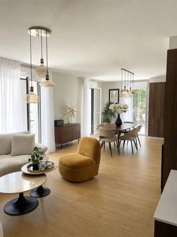 GUÉRANDE AU PIED DES REMPARTS BEL APPARTEMENT EN REZ-DE-
