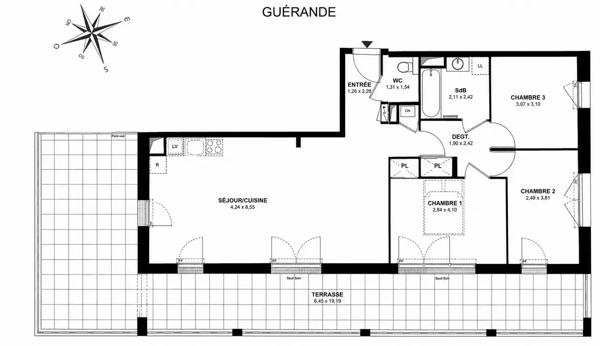 GUÉRANDE AU PIED DES REMPARTS BEL APPARTEMENT EN REZ-DE-