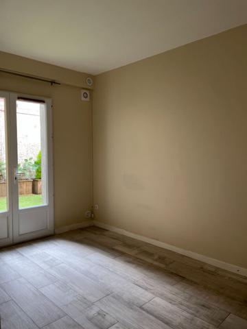 A LOUER APPARTEMENT EN RDC PROCHE CENTRE VILLE DE ST QUENTIN 02100