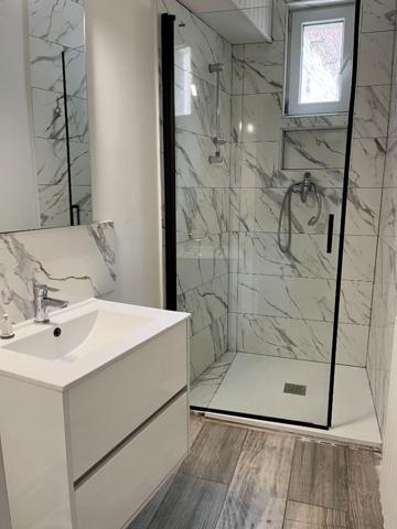 A LOUER APPARTEMENT EN RDC PROCHE CENTRE VILLE DE ST QUENTIN 02100