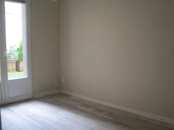 A LOUER APPARTEMENT EN RDC PROCHE CENTRE VILLE DE ST QUENTIN 02100