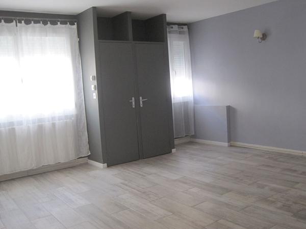 A LOUER APPARTEMENT EN RDC PROCHE CENTRE VILLE DE ST QUENTIN 02100