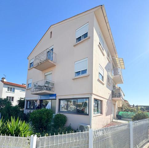 SAINT CYPRIEN VILLAGE - IMMEUBLE - 235 m² - Deux appartements F4 et local commercial - Jardins et Garages