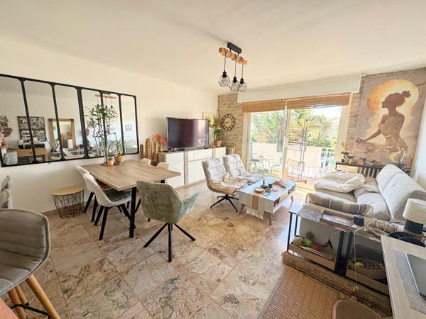 SAINT CYPRIEN VILLAGE - IMMEUBLE - 235 m² - Deux appartements F4 et local commercial - Jardins et Garages