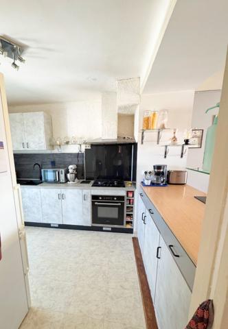 SAINT CYPRIEN VILLAGE - IMMEUBLE - 235 m² - Deux appartements F4 et local commercial - Jardins et Garages