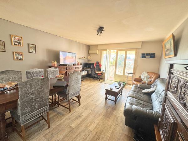 SAINT CYPRIEN VILLAGE - IMMEUBLE - 235 m² - Deux appartements F4 et local commercial - Jardins et Garages
