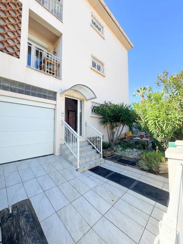 SAINT CYPRIEN VILLAGE - IMMEUBLE - 235 m² - Deux appartements F4 et local commercial - Jardins et Garages