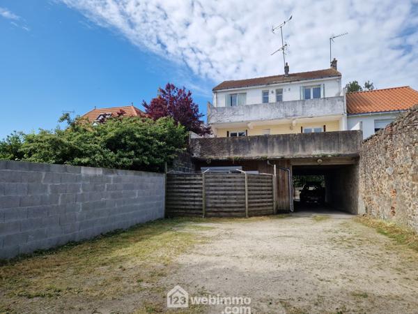 Immeuble 166 m² à La Roche-sur-Yon 85000