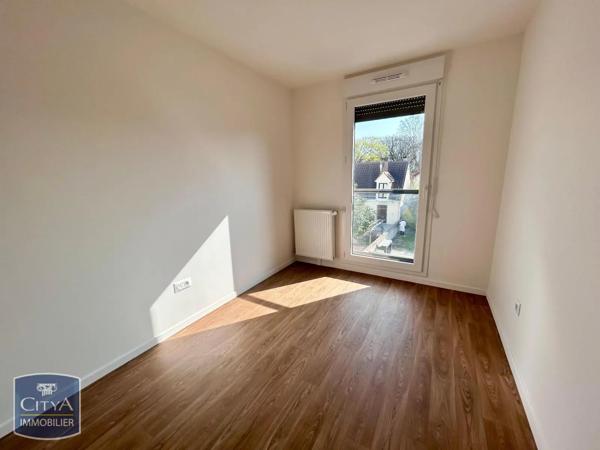 Appartement à louer 4 pièces 80.01m² Bobigny (93000)